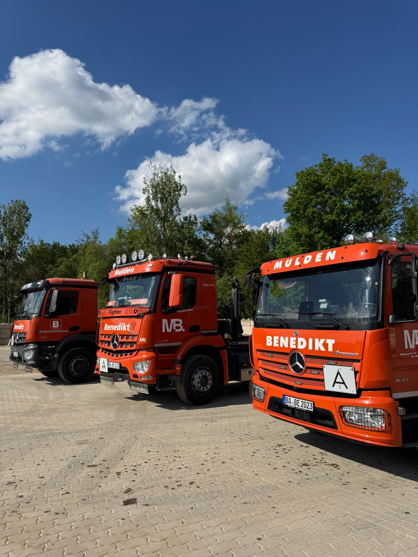 Mulde auf Lkw